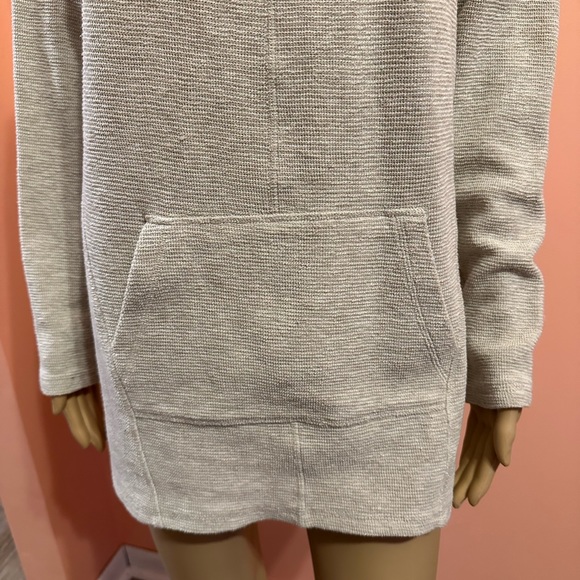 Women’s Liz Claiborne Sweater, Size Medium - Picture 4 of 10